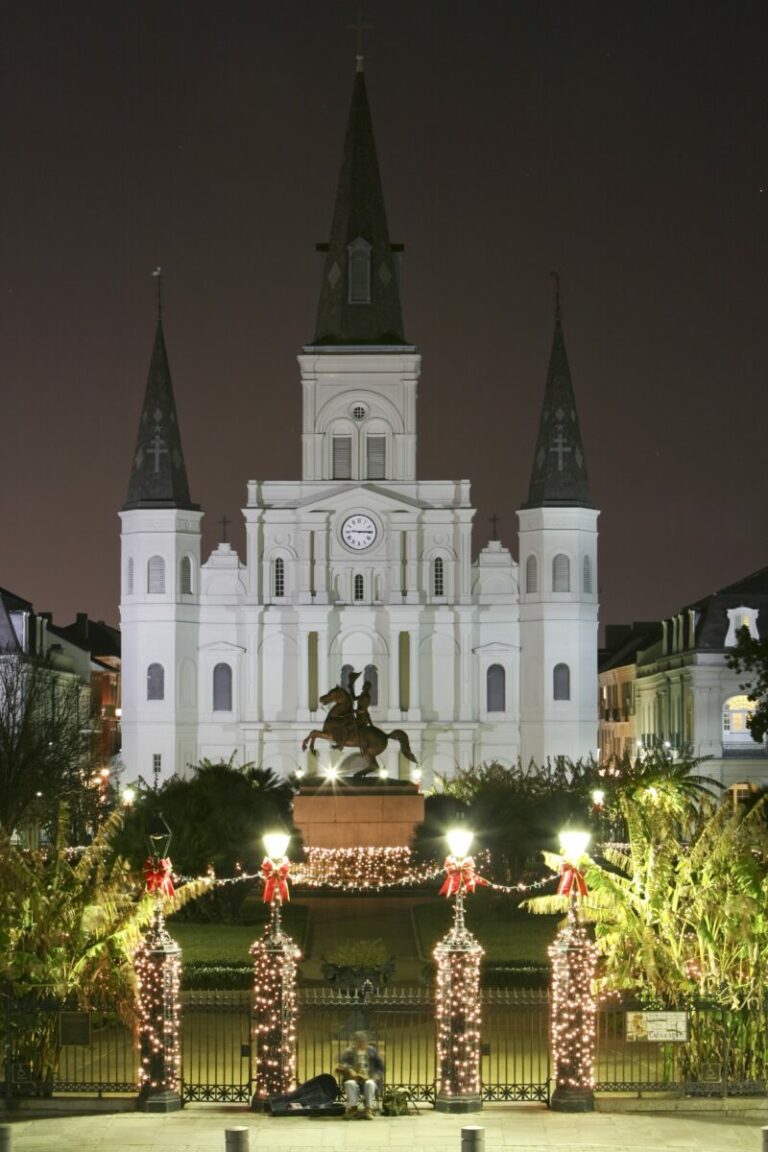 Coupon For New Orleans French Quarter Christmas Tour | Green Vacation Deals