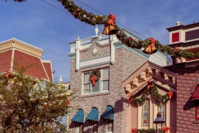 10 reasons to spend Christmas at Disneyland in Anaheim, California