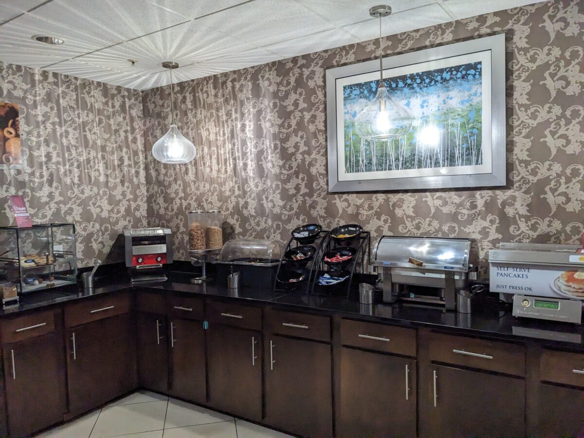 Best Western Plus Richmond Hill Inn has a great free breakfast.