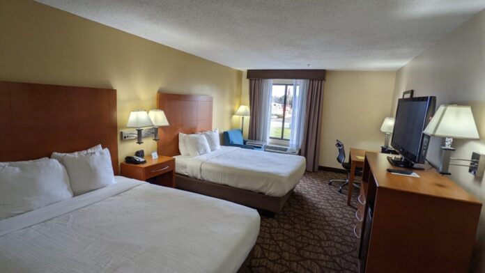 A picture of a guest room at Best Western Plus Richmond Hill in Georgia.