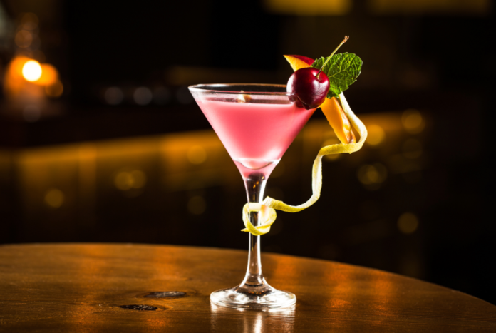Discount ticket for the Midnight in the Garden Walking Tour and Pub Crawl in Savannah, Georgia