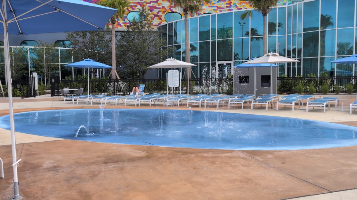 A picture of the splash pad at the pool area of Stella Nova Resort, a Universal Orlando hotel.
